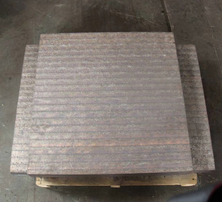 Bin Liner Alloyed Pelat Baja Komposit Anti Aus Chromium Carbide Wear Hardfacing